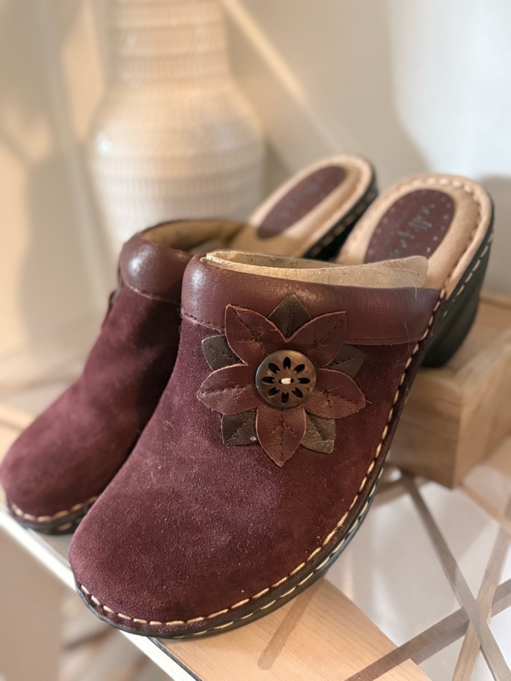 Softspots  Women’s Burgundy Suede Slip-On Clog with Floral Accent size 9.5